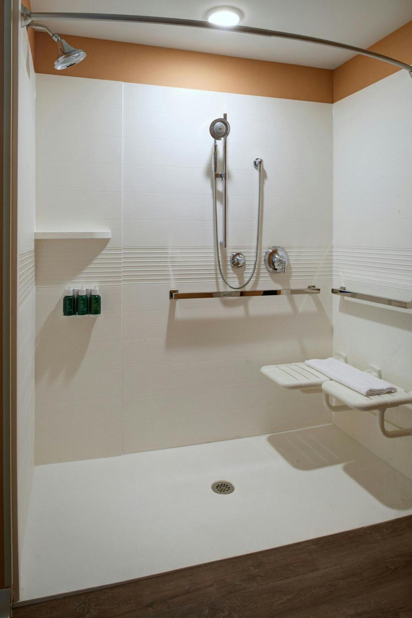 Towneplace Suites By Marriott Grand Rapids Airport Cascade Екстер'єр фото